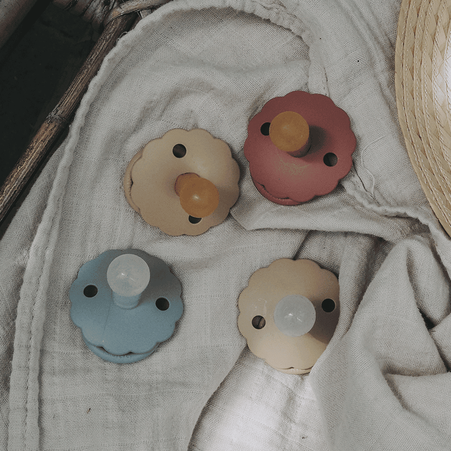 FRIGG Daisy pacifiers latex vs silicone new