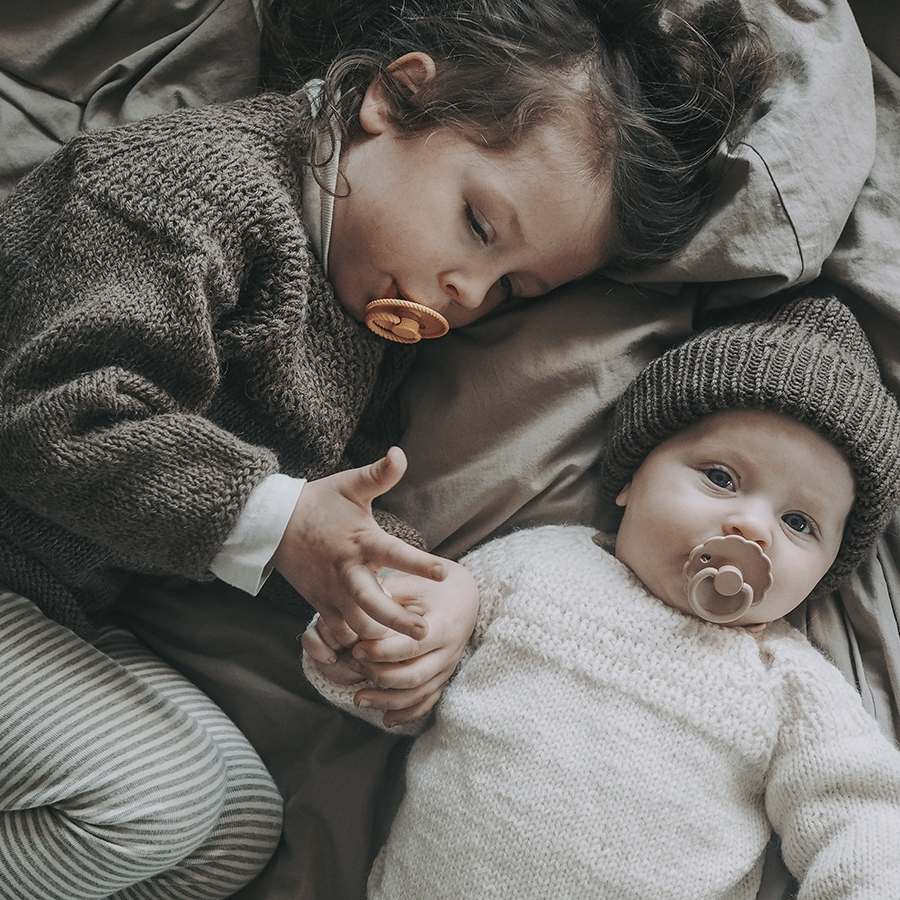 FRIGG Rope Daisy pacifier blog